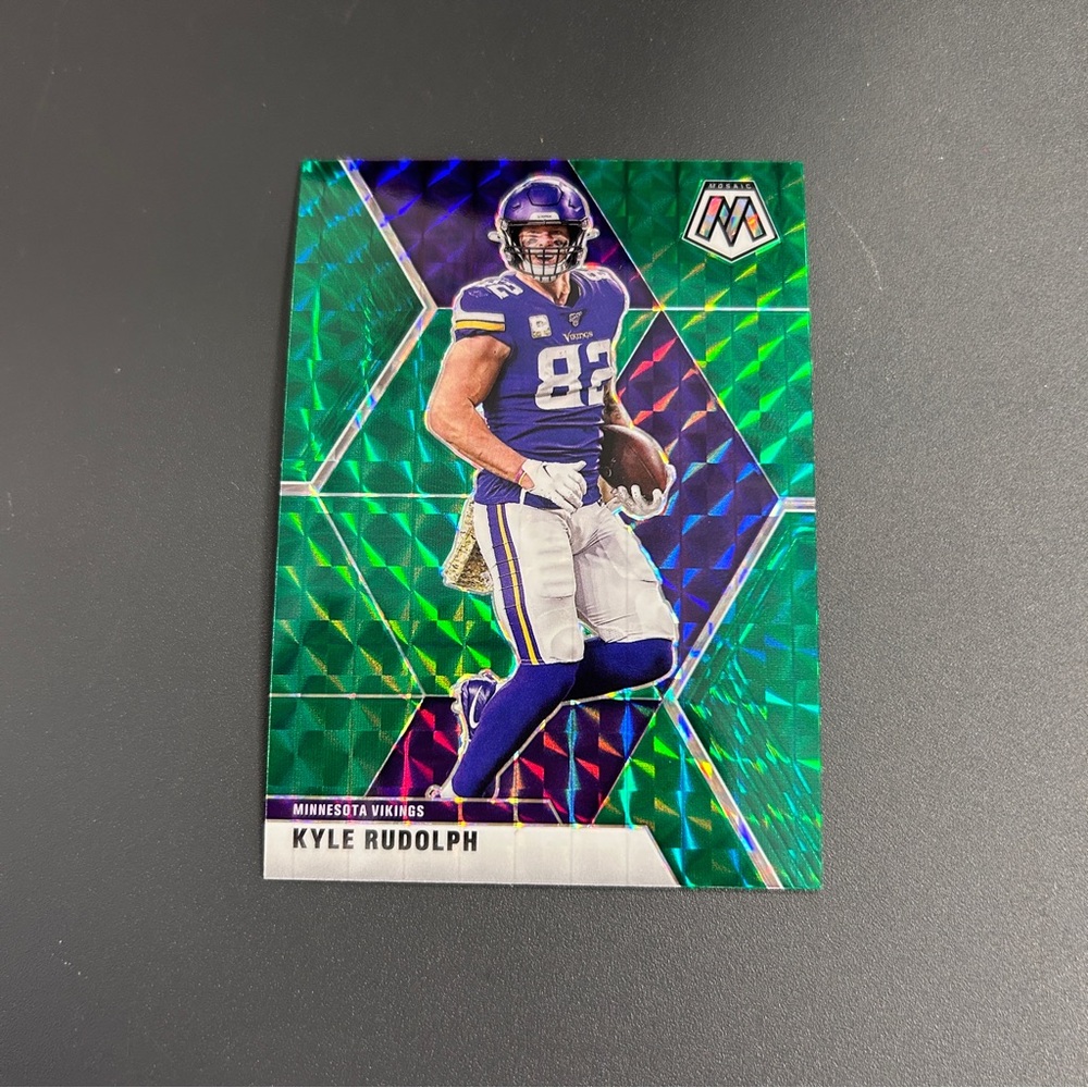2020 NFL Panini Mosaic Football Kyle Rudolph #131 Reactive Green Prizm Vikings